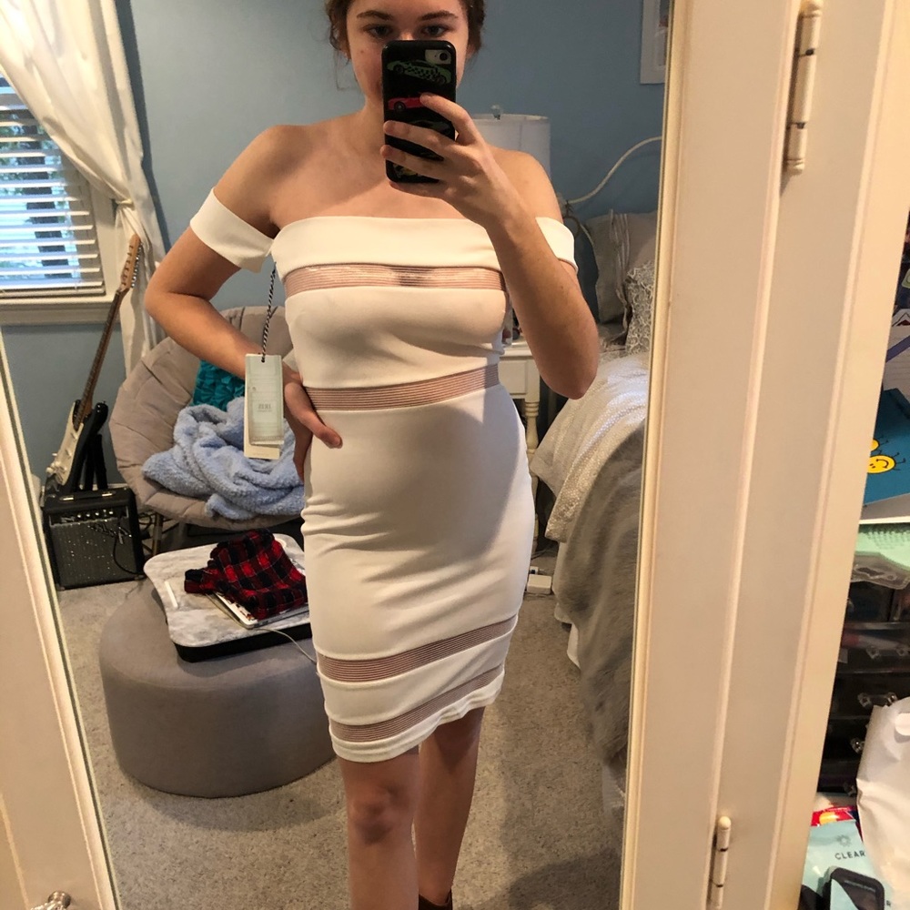 NWT WHITE BODYCON DRESS